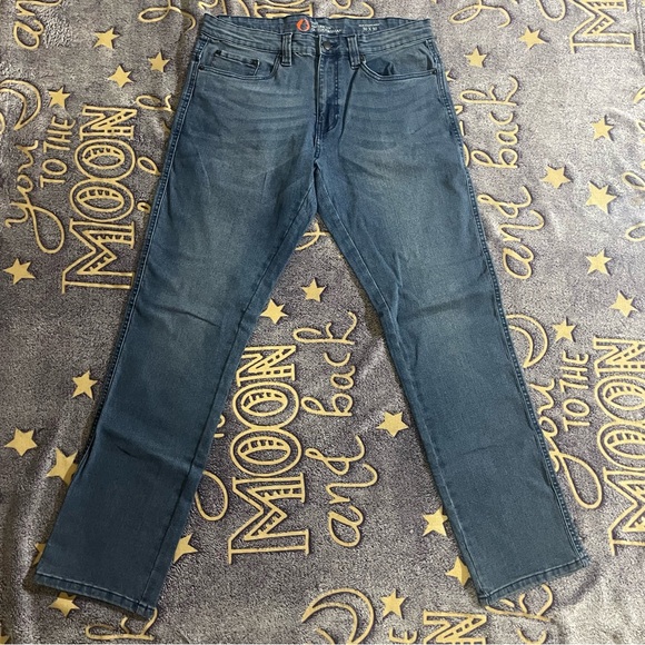 The American Outdoorsmen Blue Slim Straight Jeans with Medium Wash - Picture 1 of 6